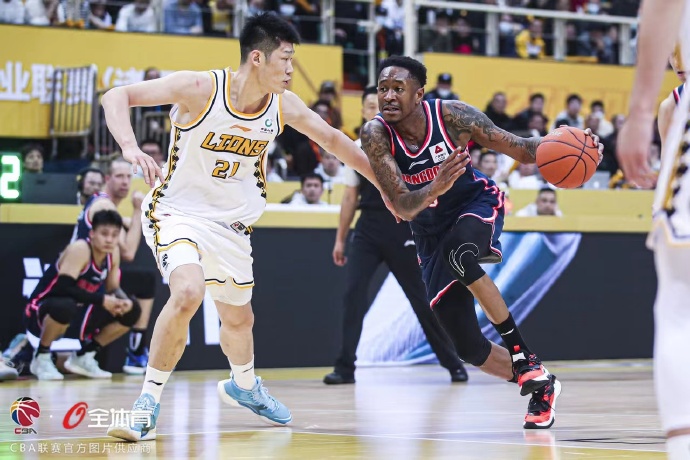 关于极光队全队发挥出色,成功逆转比分的信息 关于极光队全队发挥出色,成功逆转比分的信息