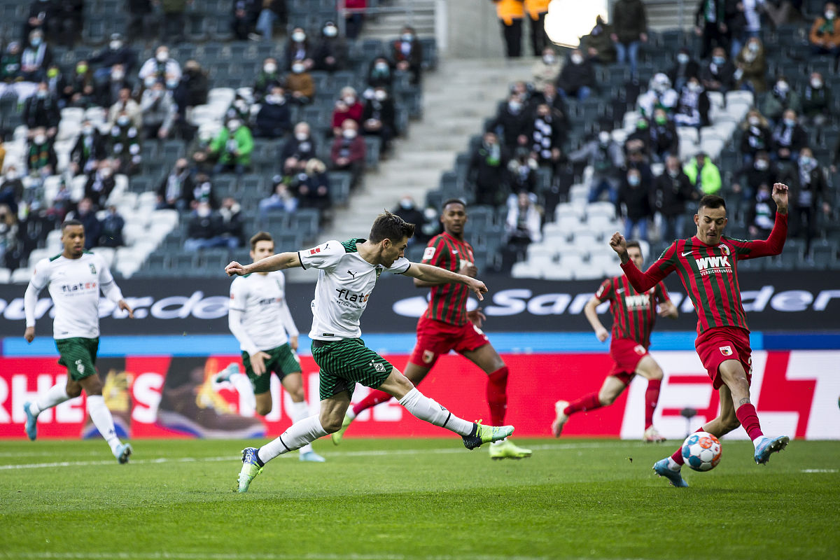 沙尔克不敌对手，球队重回训练场备战下场比赛