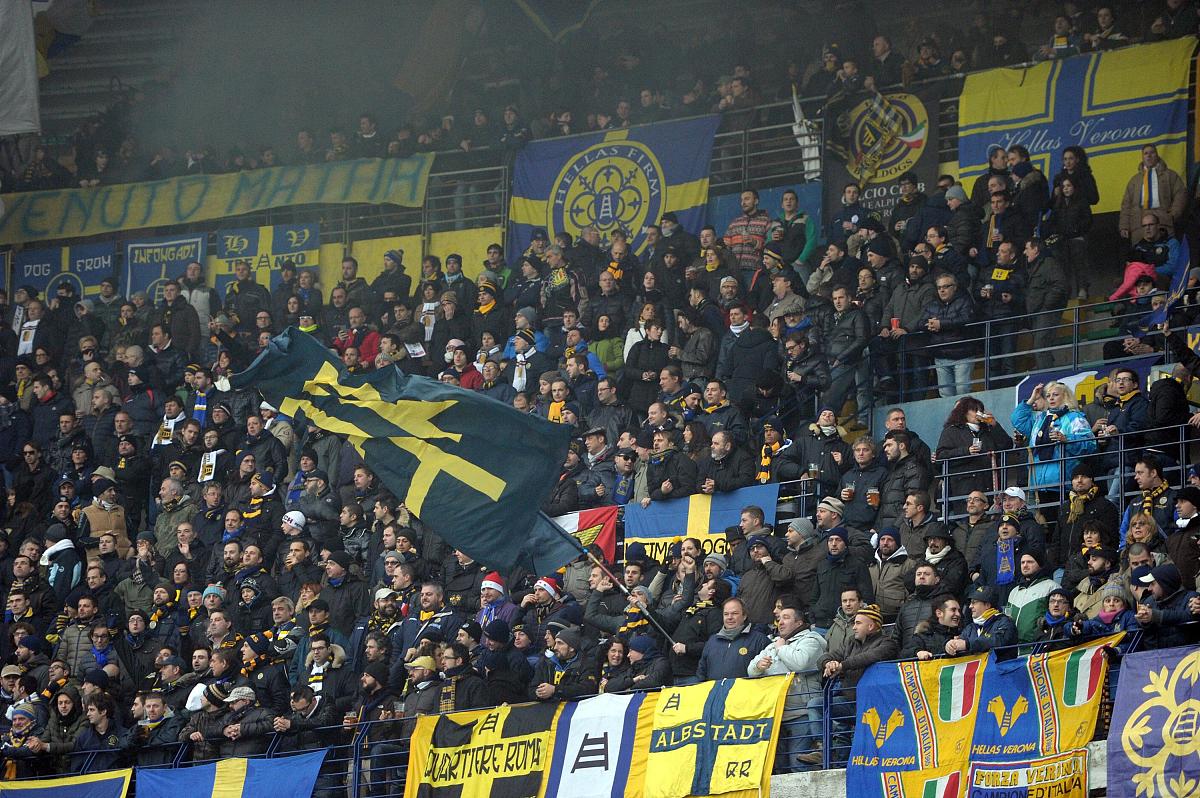 多特蒙德客场战平,保级形势仍举棋不定的简单介绍 多特蒙德客场战平,保级形势仍举棋不定的简单介绍