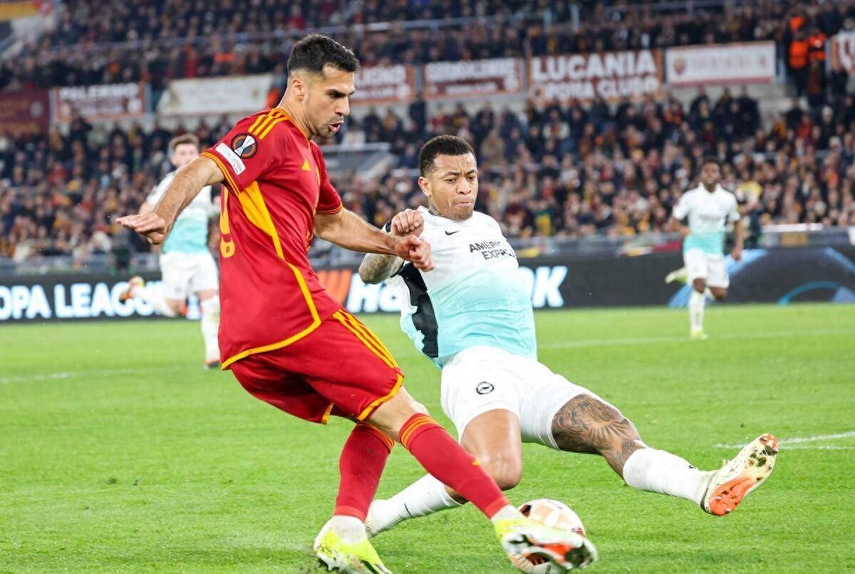 开云体育官方登录入口-关于阿贾克斯队在最新的欧洲联赛中跻身前列的信息