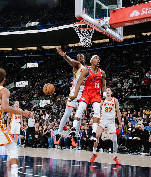 快船队主场战胜老鹰,复仇之战获得完美收官 快船队主场战胜老鹰,复仇之战获得完美收官