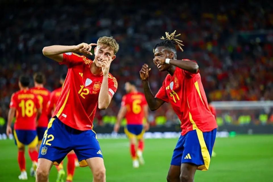 西班牙队士气高昂，势不可挡！的简单介绍