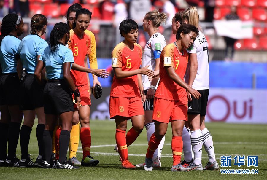开云体育入口-越南女足队员配合默契，赢得观众掌声的简单介绍