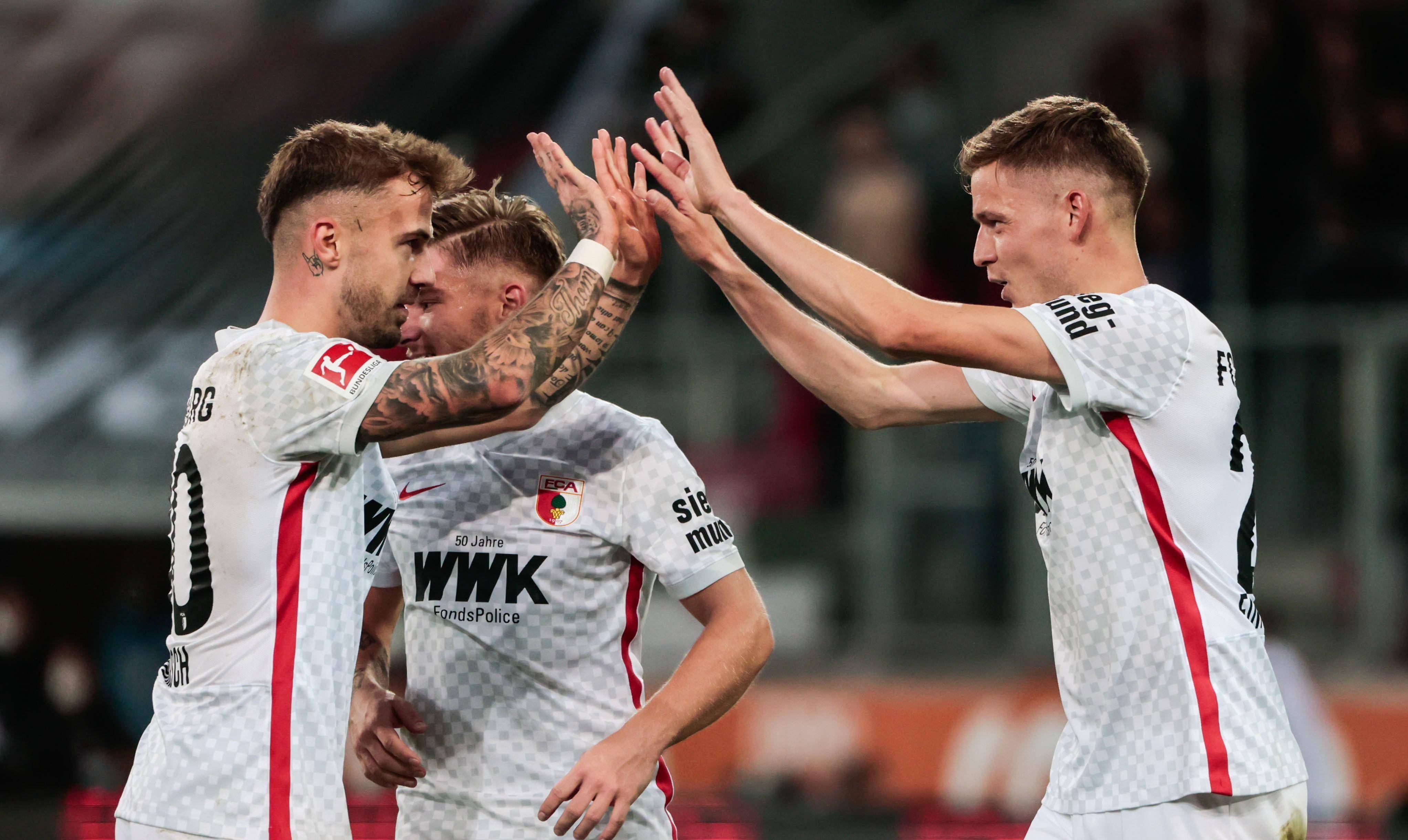 关于瑞典队在比赛中与加拿大队激战到最后一刻的信息 关于瑞典队在比赛中与加拿大队激战到最后一刻的信息