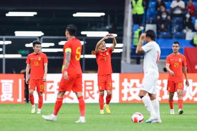 福建队在比赛中实现反击,夺得胜利 福建队在比赛中实现反击,夺得胜利