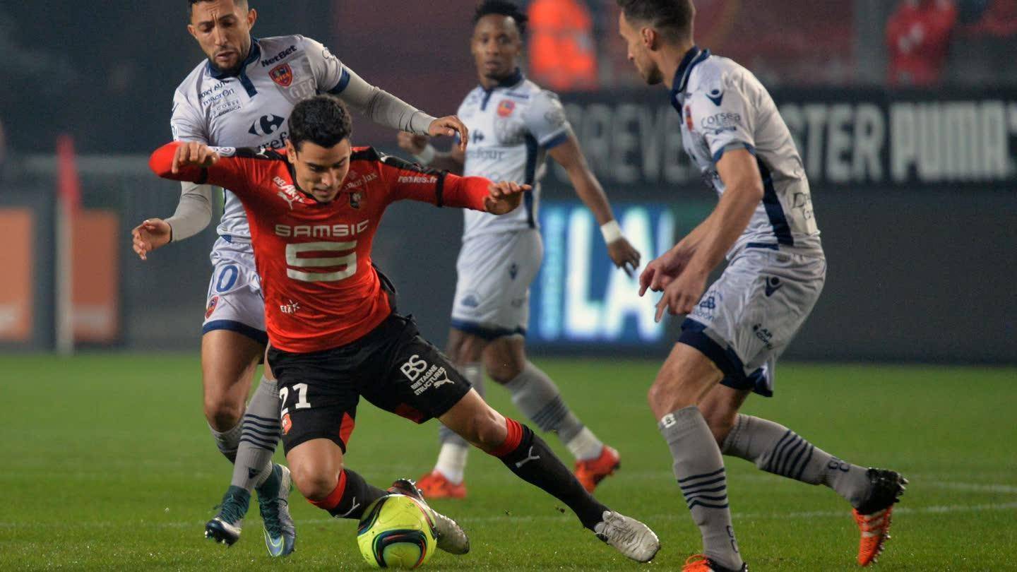 开云体育网页版-法甲联赛竞争激烈，夺冠热门频现