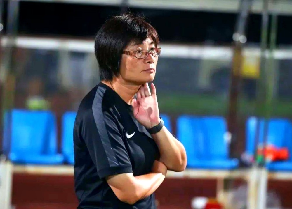 国际足球界关注女性足球，传递体育正能量的简单介绍