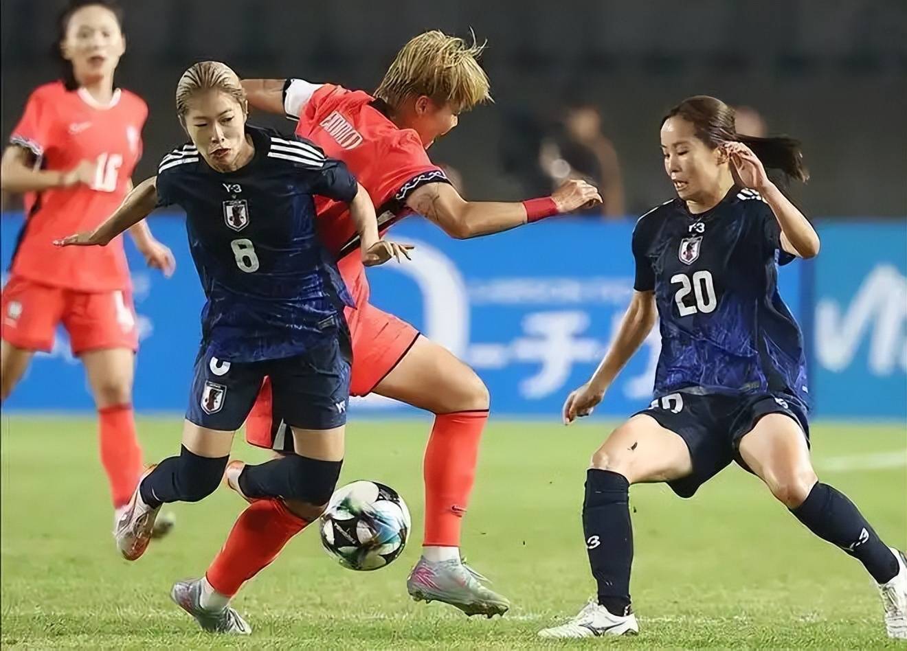 精彩之战！国际女足盃决赛夺冠球队荣耀的简单介绍