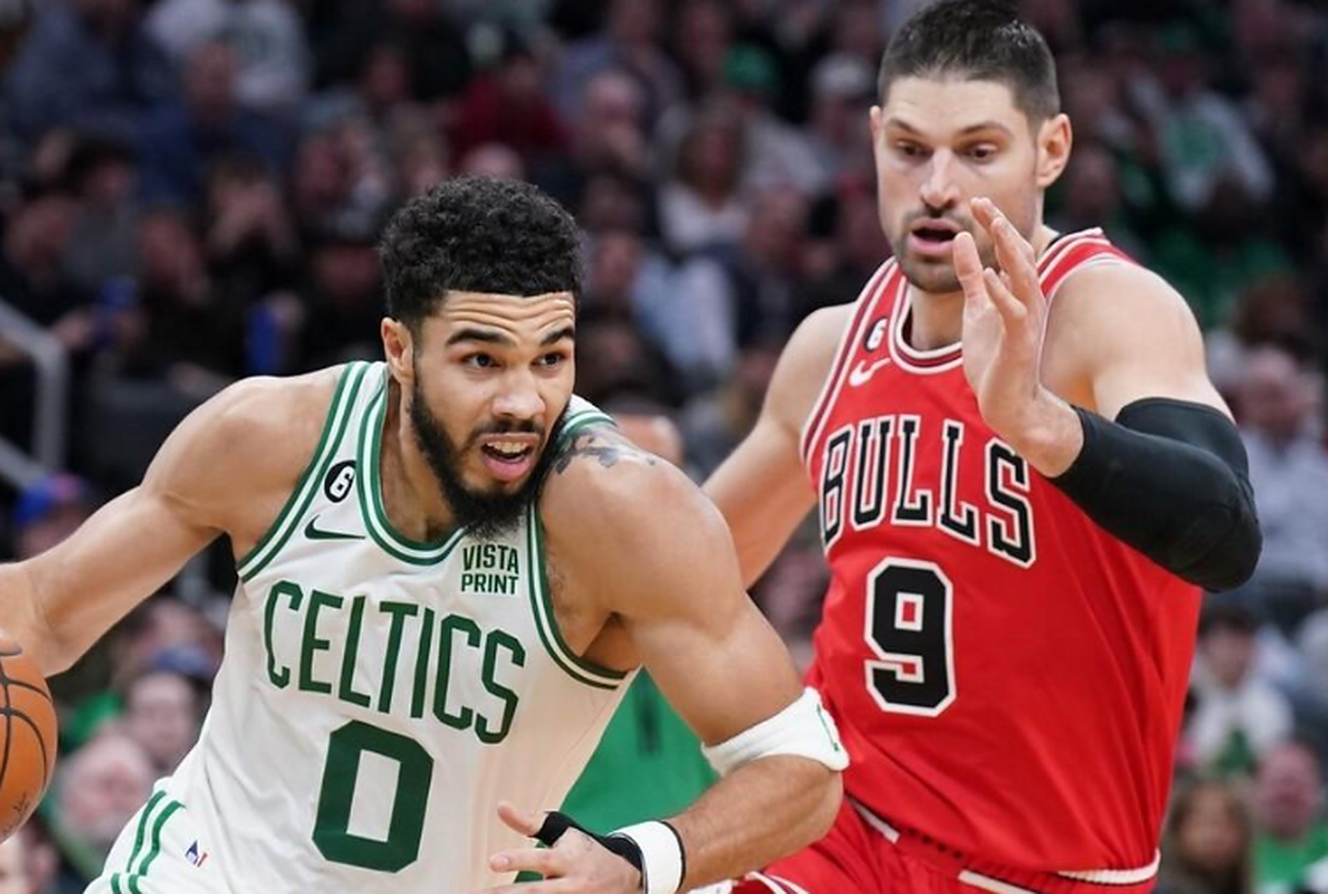 公牛完胜骑士,拉文再度砍下高分 公牛完胜骑士,拉文再度砍下高分