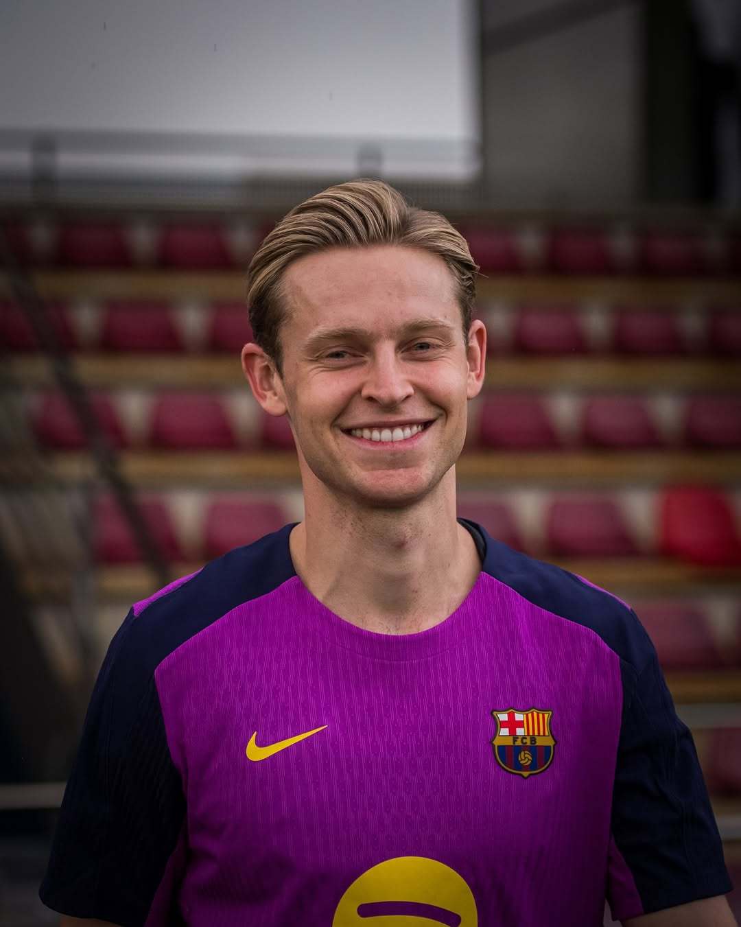 巴萨青训新星崭露头角,备受瞩目的简单介绍 巴萨青训新星崭露头角,备受瞩目的简单介绍