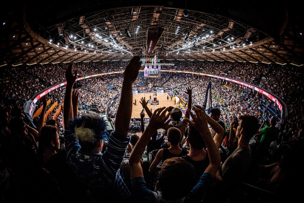 欧洲代表队在篮球比赛中夺得胜利 欧洲代表队在篮球比赛中夺得胜利