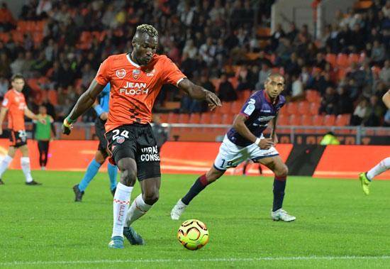 关于比利亚雷亚尔对手是洛里昂，一决胜负的信息